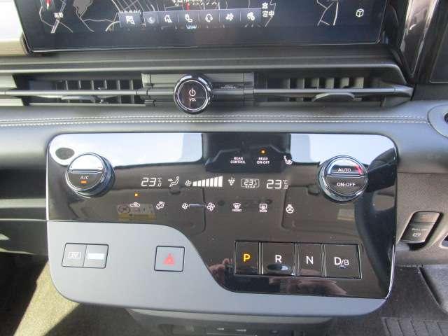 セレナ 1.4 e-4ORCE ハイウェイスターV 4WD 12.3インチ日産コネクトナビ・後席モニター レーンキープアシスト LED アラウンドモニター フルオートエアコン ETC 4WD 両側パワースライドドア インテリジェントクルーズ 踏み間違い衝突防止(29枚目)