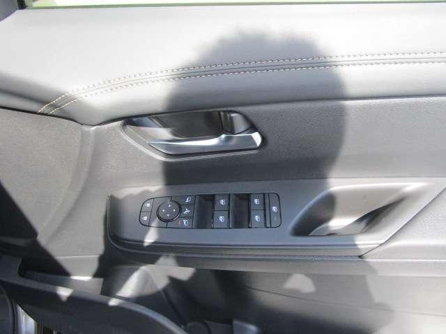 セレナ 1.4 e-4ORCE ハイウェイスターV 4WD 12.3インチ日産コネクトナビ・後席モニター レーンキープアシスト LED アラウンドモニター フルオートエアコン ETC 4WD 両側パワースライドドア インテリジェントクルーズ 踏み間違い衝突防止(32枚目)