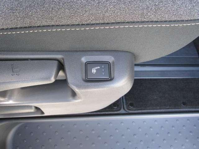 セレナ 1.4 e-4ORCE ハイウェイスターV 4WD 12.3インチ日産コネクトナビ・後席モニター レーンキープアシスト LED アラウンドモニター フルオートエアコン ETC 4WD 両側パワースライドドア インテリジェントクルーズ 踏み間違い衝突防止(33枚目)