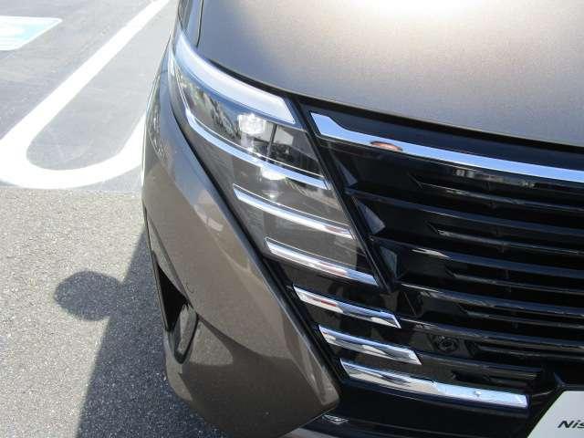 セレナ 1.4 e-4ORCE ハイウェイスターV 4WD 12.3インチ日産コネクトナビ・後席モニター レーンキープアシスト LED アラウンドモニター フルオートエアコン ETC 4WD 両側パワースライドドア インテリジェントクルーズ 踏み間違い衝突防止(41枚目)