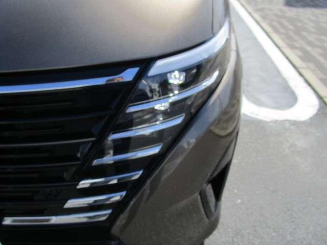 セレナ 1.4 e-4ORCE ハイウェイスターV 4WD 12.3インチ日産コネクトナビ・後席モニター レーンキープアシスト LED アラウンドモニター フルオートエアコン ETC 4WD 両側パワースライドドア インテリジェントクルーズ 踏み間違い衝突防止(42枚目)