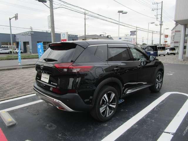 エクストレイル １．５　Ｇ　ｅ－４ＯＲＣＥ　４ＷＤ　１２．３インチコネクトナビ・アラウンドビュー　１オーナー　パークアシスト　ＬＥＤヘッドランプ　ナビＴＶ　スマートキー　レーダークルーズ　ＬＫＡ　キーフリー　ＥＴＣ　４ＷＤ　アルミホイール　メモリーナビ　記録簿　ドライブレコーダー　バックカメラ（4枚目）