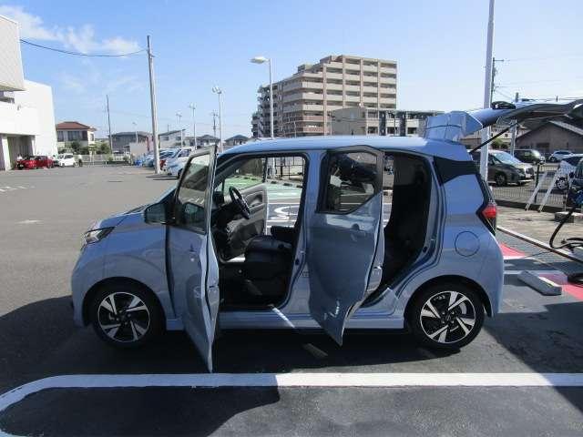 デイズ ６６０　ハイウェイスターＧターボ　プロパイロット　エディション　日産純正メモリーナビ・アラウンドビューモ　アルミ　イモビ　エアバック　ＥＴＣ車載器　ＬＥＤヘッドライト　レーダークルーズ　インテリジェントキー　禁煙車　レーンアシスト　キーレス　ドライブレコーダー　サイドカメラ　アイドリングストップ　エアコン（18枚目）