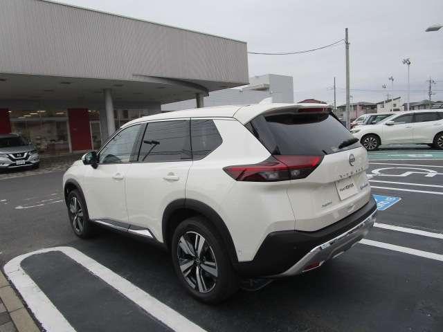 エクストレイル 1.5 G e-4ORCE 4WD 12.3インチコネクトナビ・アラウンドビュー 本革S 1オーナー パークアシスト 禁煙 LEDヘッドランプ ナビTV スマートキー レーダークルーズ LKA キーフリー ETC 4WD アルミホイール メモリーナビ 記録簿 ドライブレコーダー(6枚目)