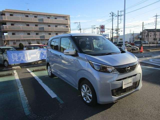 デイズ ６６０　Ｘ　日産純正メモリーナビ・アラウンドビュー　アラウンドＭ　踏み間違え防止　禁煙　スマートキー　イモビライザー　バックカメラ　１オーナー　カーナビ　レーンキープ　アイドリングストップ　ドライブレコーダー　キーレス　フルオートエアコン　ＬＥＤライト（8枚目）