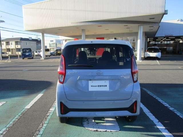デイズ ６６０　Ｘ　日産純正メモリーナビ・アラウンドビュー　アラウンドＭ　踏み間違え防止　禁煙　スマートキー　イモビライザー　バックカメラ　１オーナー　カーナビ　レーンキープ　アイドリングストップ　ドライブレコーダー　キーレス　フルオートエアコン　ＬＥＤライト（10枚目）