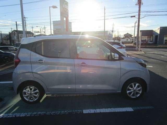 デイズ ６６０　Ｘ　日産純正メモリーナビ・アラウンドビュー　アラウンドＭ　踏み間違え防止　禁煙　スマートキー　イモビライザー　バックカメラ　１オーナー　カーナビ　レーンキープ　アイドリングストップ　ドライブレコーダー　キーレス　フルオートエアコン　ＬＥＤライト（22枚目）