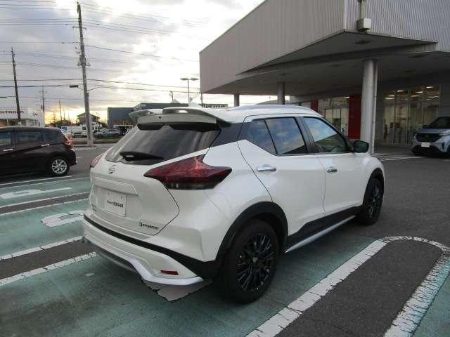 �A���E���h�r���[���j�^�[