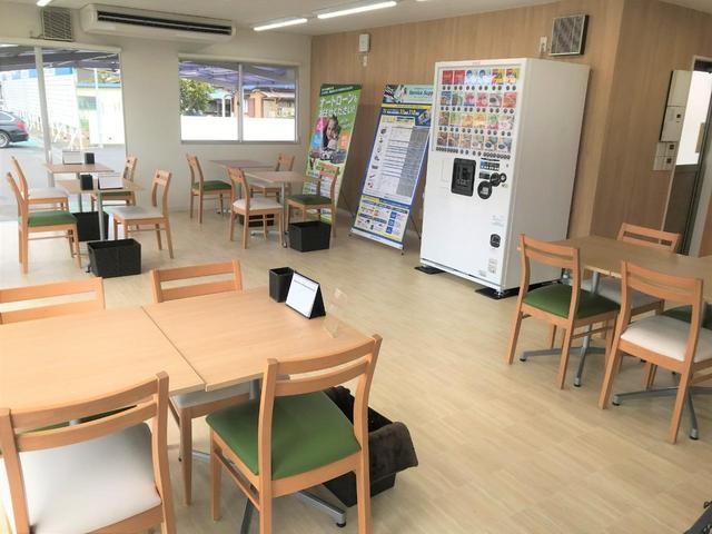 プリウス Ａツーリングセレクション　純正ＳＤナビ　バックカメラ　寒冷地仕様　衝突被害軽減システム　レーダークルーズ　禁煙車　レザー調シート　ドラレコ　コーナーセンサー　スマートキー　ＬＥＤヘッド　ビルトインＥＴＣ　オートハイビーム（69枚目）
