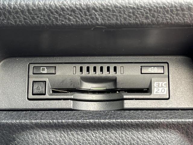 ヴォクシー ハイブリッドＺＳ　煌ＩＩ　モデリスタ　両側電動ドア　純正ＳＤナビ　バックカメラ　衝突被害軽減システム　禁煙車　ドラレコ　コーナーセンサー　スマートキー　ＬＥＤヘッド　ＥＴＣ２．０　オートハイビーム　車線逸脱警報　オートライト（8枚目）