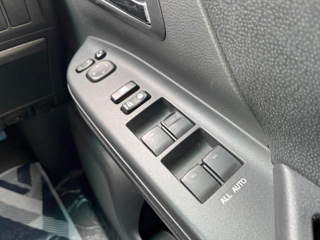 ヴェルファイア ２．４Ｚ　両側電動ドア　ＳＤナビ　１００Ｖ電源　禁煙車　コーナーセンサー　スマートキー　ＨＩＤヘッド　ＥＴＣ２．０　オートライト　デュアルエアコン　リアエアコン　Ｂｌｕｅｔｏｏｔｈ　ＣＤ　ＤＶＤ再生　地デジ（30枚目）