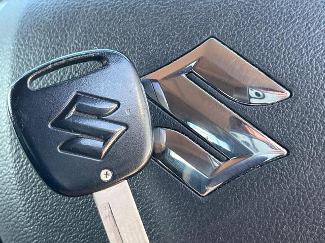 ジムニー ランドベンチャー　４ＷＤ　ＳＤナビ　シートヒーター　ＥＴＣ　純正１６インチアルミ　Ｂｌｕｅｔｏｏｔｈ　フルセグ（8枚目）