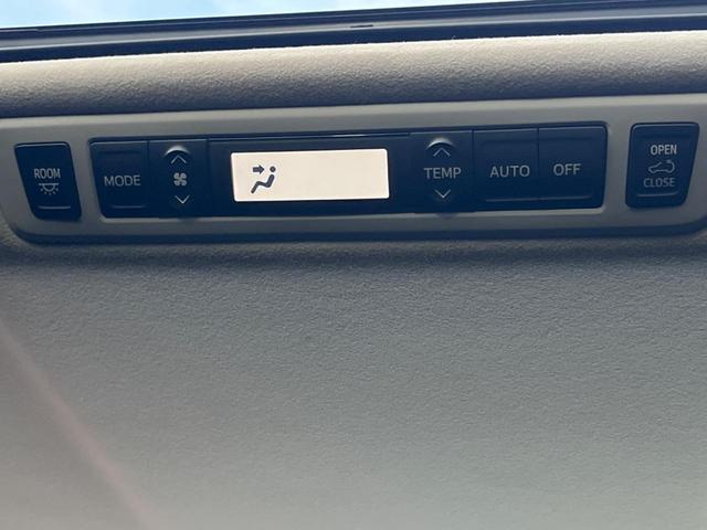 アルファード 240S サンルーフ 両側電動ドア 純正ナビ バックカメラ ドラレコ コーナーセンサー スマートキー HIDヘッド ビルトインETC 車線逸脱警報 オートライト デュアルエアコン 純正18インチアルミ(29枚目)