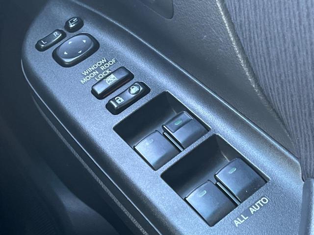 アルファード 240S サンルーフ 両側電動ドア 純正ナビ バックカメラ ドラレコ コーナーセンサー スマートキー HIDヘッド ビルトインETC 車線逸脱警報 オートライト デュアルエアコン 純正18インチアルミ(30枚目)