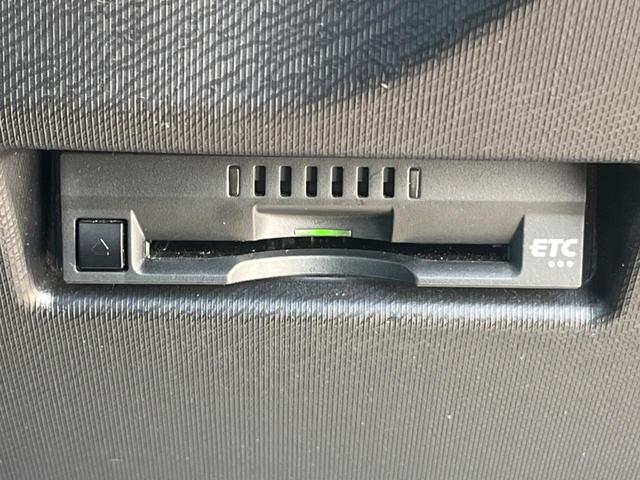 アクア Ｓスタイルブラック　衝突被害軽減システム　コーナーセンサー　スマートキー　ＬＥＤヘッド　ビルトインＥＴＣ　車線逸脱警報　オートライト　オートエアコン　ＣＤ（6枚目）