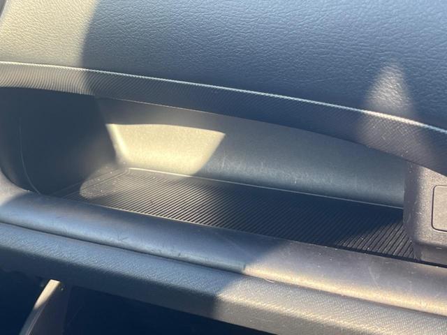 アクア Ｓスタイルブラック　衝突被害軽減システム　コーナーセンサー　スマートキー　ＬＥＤヘッド　ビルトインＥＴＣ　車線逸脱警報　オートライト　オートエアコン　ＣＤ（30枚目）