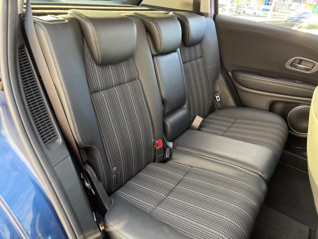 後部座席も気になるようなキズ・汚れやへたり等、大きなダメージはなく、良好な状態です。