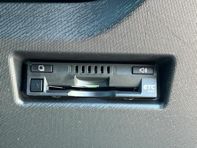 アクア Ｇ　純正ＳＤナビ　バックカメラ　衝突被害軽減システム　禁煙車　コーナーセンサー　スマートキー　ＬＥＤヘッド　ビルトインＥＴＣ　クルコン　オートハイビーム　車線逸脱警報　オートライト　オートエアコン（7枚目）