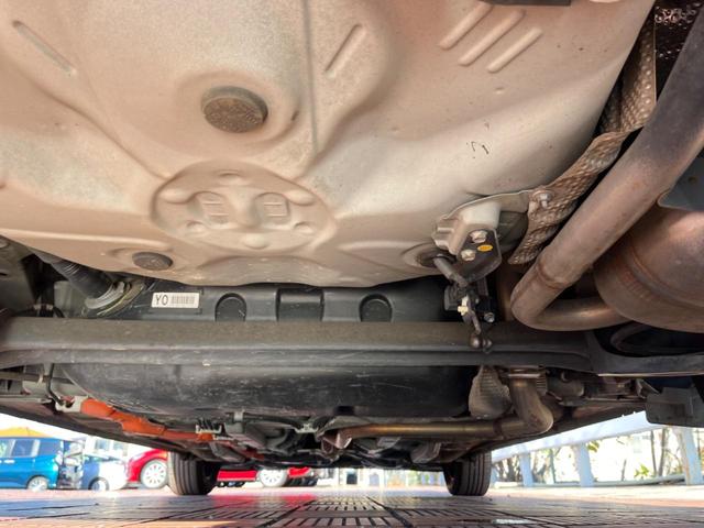 アクア Ｇ　純正ＳＤナビ　バックカメラ　衝突被害軽減システム　禁煙車　コーナーセンサー　スマートキー　ＬＥＤヘッド　ビルトインＥＴＣ　クルコン　オートハイビーム　車線逸脱警報　オートライト　オートエアコン（20枚目）