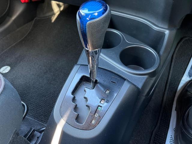 アクア Ｇ　純正ＳＤナビ　バックカメラ　衝突被害軽減システム　禁煙車　コーナーセンサー　スマートキー　ＬＥＤヘッド　ビルトインＥＴＣ　クルコン　オートハイビーム　車線逸脱警報　オートライト　オートエアコン（29枚目）