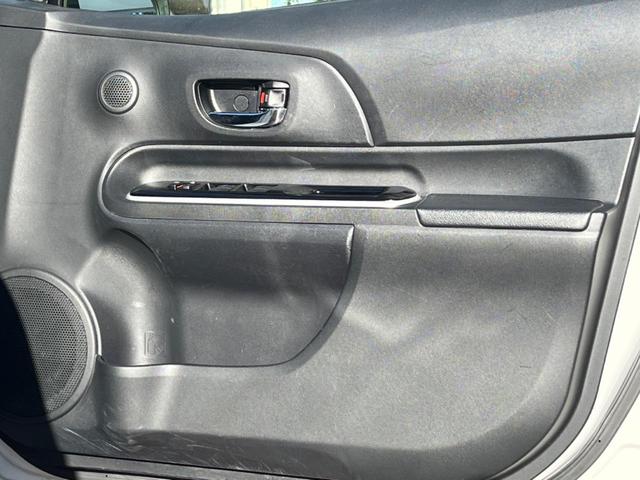 アクア Ｇ　純正ＳＤナビ　バックカメラ　衝突被害軽減システム　禁煙車　コーナーセンサー　スマートキー　ＬＥＤヘッド　ビルトインＥＴＣ　クルコン　オートハイビーム　車線逸脱警報　オートライト　オートエアコン（49枚目）