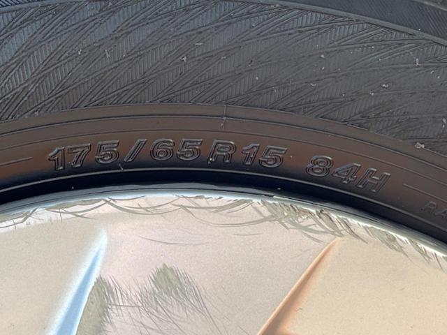 アクア Ｇ　純正ＳＤナビ　バックカメラ　衝突被害軽減システム　禁煙車　コーナーセンサー　スマートキー　ＬＥＤヘッド　ビルトインＥＴＣ　クルコン　オートハイビーム　車線逸脱警報　オートライト　オートエアコン（57枚目）