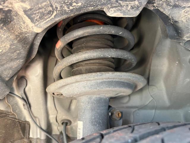 アクア Ｓ　純正ＳＤナビ　バックカメラ　禁煙車　スマートキー　ビルトインＥＴＣ　純正１５インチアルミ　オートライト　オートエアコン　Ｂｌｕｅｔｏｏｔｈ　ＣＤ　ＤＶＤ再生　フルセグ（19枚目）