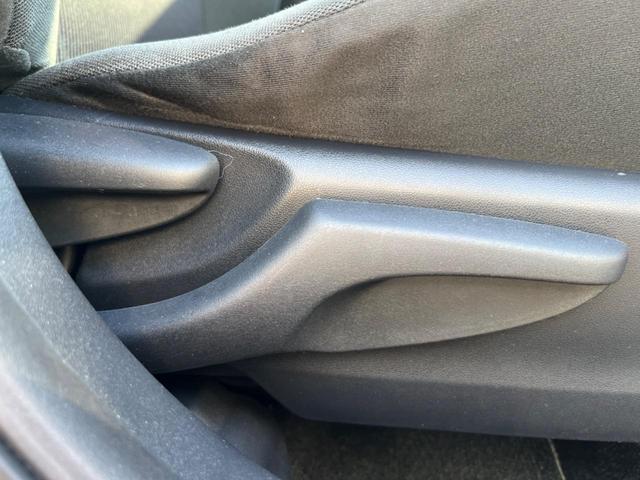 アクア Ｓ　純正ＳＤナビ　バックカメラ　禁煙車　スマートキー　ビルトインＥＴＣ　純正１５インチアルミ　オートライト　オートエアコン　Ｂｌｕｅｔｏｏｔｈ　ＣＤ　ＤＶＤ再生　フルセグ（34枚目）