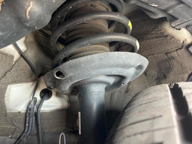 プリウス Sセーフティプラス 純正SDナビ バックカメラ 衝突被害軽減システム レーダークルーズ 禁煙車 コーナーセンサー スマートキー LEDヘッド ビルトインETC 純正15インチアルミ オートハイビーム パークアシスト(21枚目)