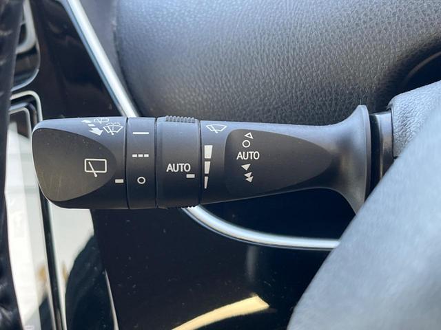 プリウス Sセーフティプラス 純正SDナビ バックカメラ 衝突被害軽減システム レーダークルーズ 禁煙車 コーナーセンサー スマートキー LEDヘッド ビルトインETC 純正15インチアルミ オートハイビーム パークアシスト(23枚目)