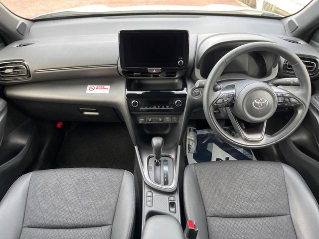 ヤリスクロス ハイブリッドＺ　全周囲カメラ　禁煙車　ハーフレザーシート　パワーシート　ドラレコ　スマートキー　ＬＥＤヘッド　ビルトインＥＴＣ　純正１８インチアルミ　オートハイビーム　車線逸脱警報　オートライト　オートエアコン（2枚目）