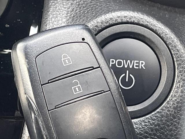 ヤリスクロス ハイブリッドＺ　全周囲カメラ　禁煙車　ハーフレザーシート　パワーシート　ドラレコ　スマートキー　ＬＥＤヘッド　ビルトインＥＴＣ　純正１８インチアルミ　オートハイビーム　車線逸脱警報　オートライト　オートエアコン（8枚目）