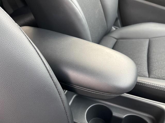 ヤリスクロス ハイブリッドＺ　全周囲カメラ　禁煙車　ハーフレザーシート　パワーシート　ドラレコ　スマートキー　ＬＥＤヘッド　ビルトインＥＴＣ　純正１８インチアルミ　オートハイビーム　車線逸脱警報　オートライト　オートエアコン（33枚目）