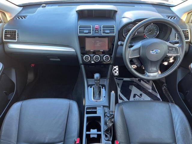 インプレッサスポーツ ２．０ｉ－Ｓ　エアロ　ＳＤナビ　バックカメラ　衝突被害軽減システム　禁煙車　レザーシート　スマートキー　ＨＩＤヘッド　ＥＴＣ　クルコン　純正１７インチアルミ　オートライト　オートエアコン　Ｂｌｕｅｔｏｏｔｈ　ＣＤ（2枚目）