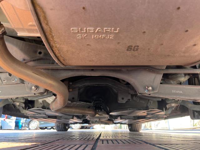 インプレッサスポーツ ２．０ｉ－Ｓ　エアロ　ＳＤナビ　バックカメラ　衝突被害軽減システム　禁煙車　レザーシート　スマートキー　ＨＩＤヘッド　ＥＴＣ　クルコン　純正１７インチアルミ　オートライト　オートエアコン　Ｂｌｕｅｔｏｏｔｈ　ＣＤ（18枚目）