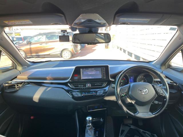 Ｃ－ＨＲ Ｇ　フルエアロ　純正ＳＤナビ　バックカメラ　衝突被害軽減システム　レーダークルーズ　禁煙車　ハーフレザーシート　ドラレコ　コーナーセンサー　スマートキー　ＬＥＤヘッド　ビルトインＥＴＣ（2枚目）