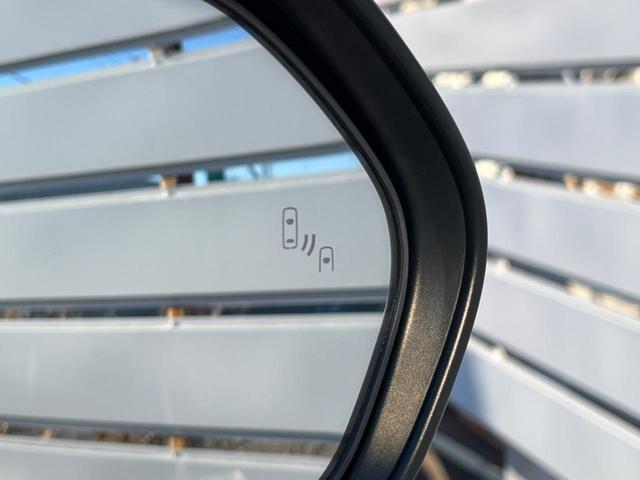 Ｃ－ＨＲ Ｇ　フルエアロ　純正ＳＤナビ　バックカメラ　衝突被害軽減システム　レーダークルーズ　禁煙車　ハーフレザーシート　ドラレコ　コーナーセンサー　スマートキー　ＬＥＤヘッド　ビルトインＥＴＣ（7枚目）