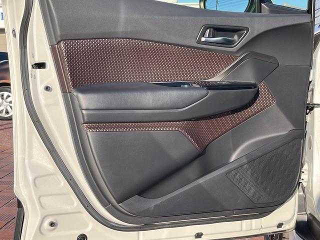 Ｃ－ＨＲ Ｇ　フルエアロ　純正ＳＤナビ　バックカメラ　衝突被害軽減システム　レーダークルーズ　禁煙車　ハーフレザーシート　ドラレコ　コーナーセンサー　スマートキー　ＬＥＤヘッド　ビルトインＥＴＣ（26枚目）