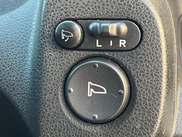 フィット Ｇ・１０ｔｈアニバーサリーＩＩ　バックカメラ　禁煙車　スマートキー　ＨＩＤヘッド　ビルトインＥＴＣ　オートライト　ＣＤ（28枚目）