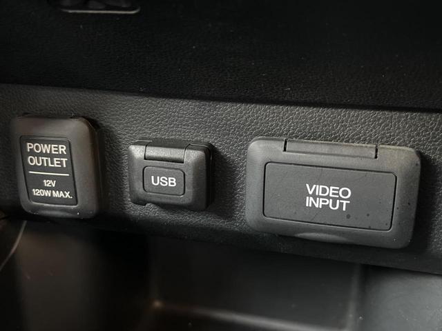 フィット Ｇ・１０ｔｈアニバーサリーＩＩ　バックカメラ　禁煙車　スマートキー　ＨＩＤヘッド　ビルトインＥＴＣ　オートライト　ＣＤ（32枚目）