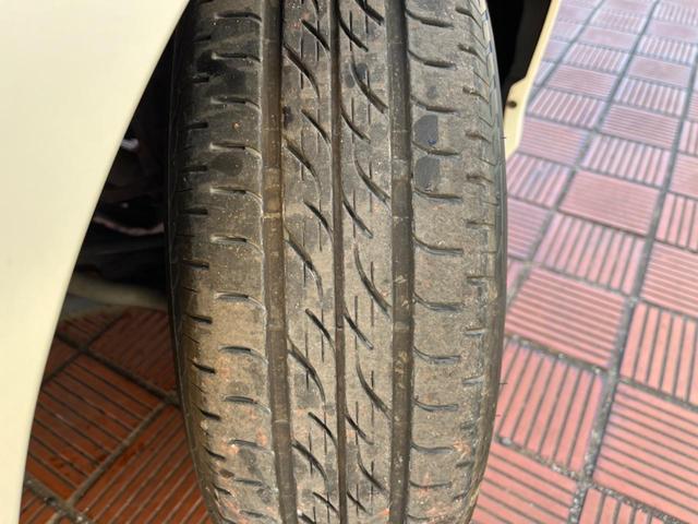 フィット Ｇ・１０ｔｈアニバーサリーＩＩ　バックカメラ　禁煙車　スマートキー　ＨＩＤヘッド　ビルトインＥＴＣ　オートライト　ＣＤ（45枚目）