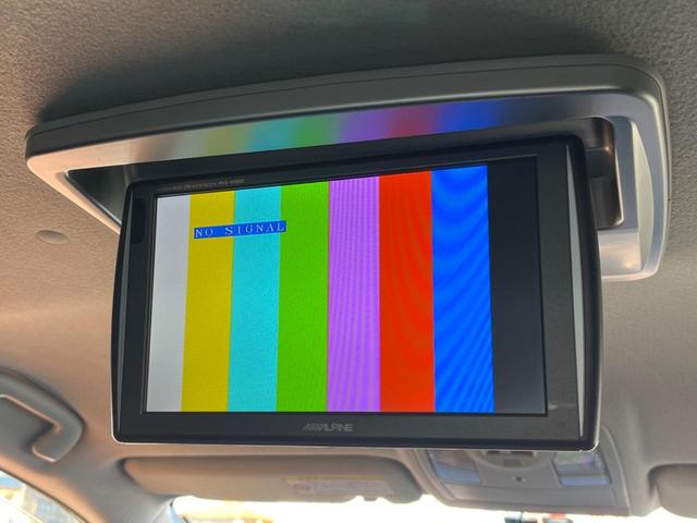 プリウス Ｓツーリングセレクション　バックカメラ　禁煙車　ドラレコ　スマートキー　ＬＥＤヘッド　ＥＴＣ　純正１７インチアルミ　オートライト　オートエアコン　Ｂｌｕｅｔｏｏｔｈ　ＣＤ　ＤＶＤ再生　フルセグ（5枚目）