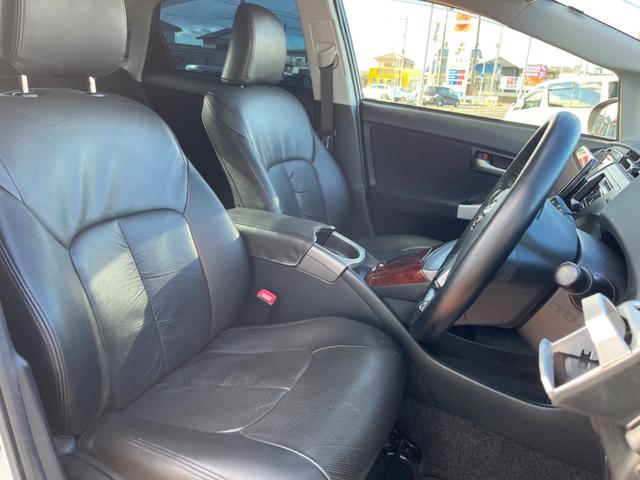 プリウス Ｓツーリングセレクション　バックカメラ　禁煙車　ドラレコ　スマートキー　ＬＥＤヘッド　ＥＴＣ　純正１７インチアルミ　オートライト　オートエアコン　Ｂｌｕｅｔｏｏｔｈ　ＣＤ　ＤＶＤ再生　フルセグ（9枚目）