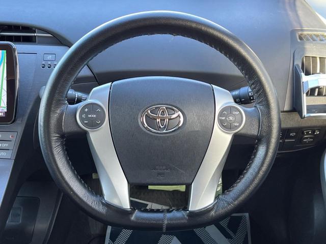 プリウス Ｓツーリングセレクション　バックカメラ　禁煙車　ドラレコ　スマートキー　ＬＥＤヘッド　ＥＴＣ　純正１７インチアルミ　オートライト　オートエアコン　Ｂｌｕｅｔｏｏｔｈ　ＣＤ　ＤＶＤ再生　フルセグ（12枚目）