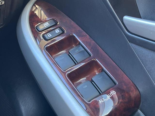 プリウス Ｓツーリングセレクション　バックカメラ　禁煙車　ドラレコ　スマートキー　ＬＥＤヘッド　ＥＴＣ　純正１７インチアルミ　オートライト　オートエアコン　Ｂｌｕｅｔｏｏｔｈ　ＣＤ　ＤＶＤ再生　フルセグ（30枚目）