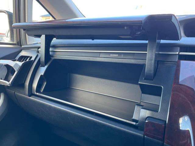 プリウス Ｓツーリングセレクション　バックカメラ　禁煙車　ドラレコ　スマートキー　ＬＥＤヘッド　ＥＴＣ　純正１７インチアルミ　オートライト　オートエアコン　Ｂｌｕｅｔｏｏｔｈ　ＣＤ　ＤＶＤ再生　フルセグ（35枚目）