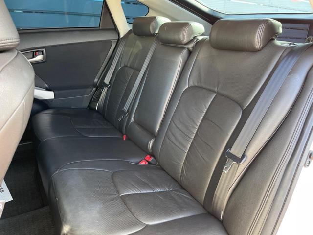 プリウス Ｓツーリングセレクション　バックカメラ　禁煙車　ドラレコ　スマートキー　ＬＥＤヘッド　ＥＴＣ　純正１７インチアルミ　オートライト　オートエアコン　Ｂｌｕｅｔｏｏｔｈ　ＣＤ　ＤＶＤ再生　フルセグ（42枚目）