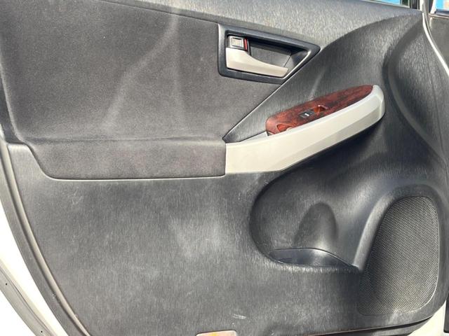 プリウス Ｓツーリングセレクション　バックカメラ　禁煙車　ドラレコ　スマートキー　ＬＥＤヘッド　ＥＴＣ　純正１７インチアルミ　オートライト　オートエアコン　Ｂｌｕｅｔｏｏｔｈ　ＣＤ　ＤＶＤ再生　フルセグ（46枚目）