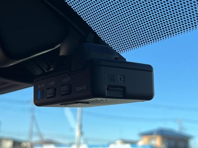 ノート ｅ－パワー　Ｘ　純正ＳＤナビ　全周囲カメラ　衝突被害軽減システム　レーダークルーズ　禁煙車　ドラレコ　コーナーセンサー　スマートキー　ＬＥＤヘッド　ＥＴＣ　純正１７インチアルミ　車線逸脱警報　オートライト（6枚目）