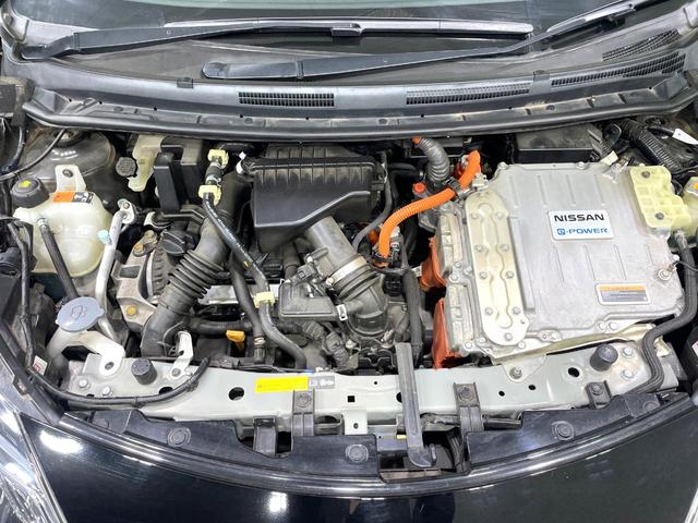 ノート ｅ－パワー　Ｘ　純正ＳＤナビ　全周囲カメラ　衝突被害軽減システム　レーダークルーズ　禁煙車　ドラレコ　コーナーセンサー　スマートキー　ＬＥＤヘッド　ＥＴＣ　純正１７インチアルミ　車線逸脱警報　オートライト（18枚目）